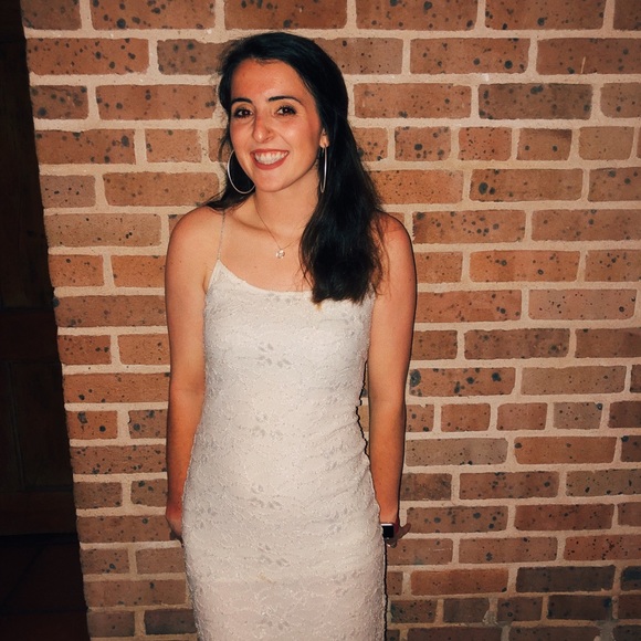 Meet your Posher, Adriana - Picture 4 of 4